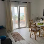 U Iznimnoj Blizini Mora Za Miran Odmor