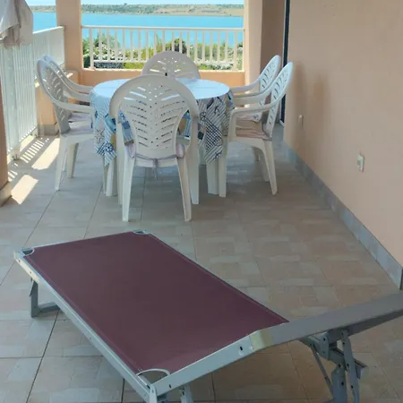 Apartmán U Iznimnoj Blizini Mora Za Miran Odmor