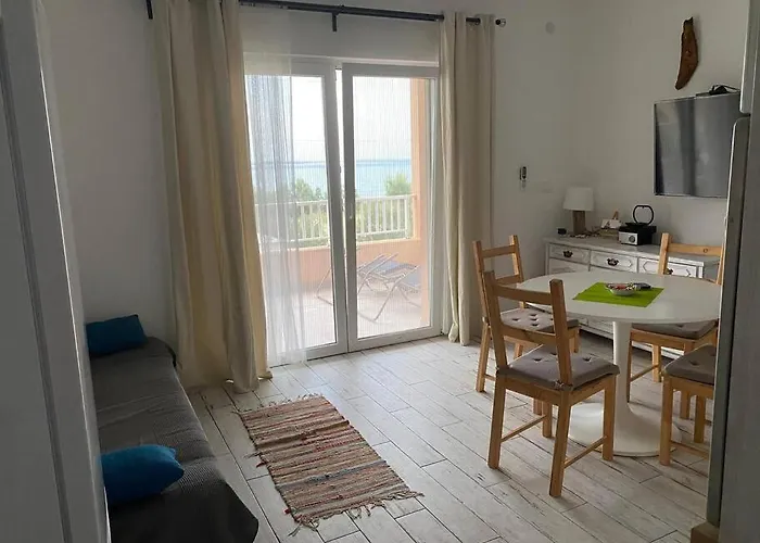 U Iznimnoj Blizini Mora Za Miran Odmor