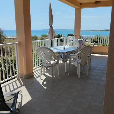 Apartment U Iznimnoj Blizini Mora Za Miran Odmor