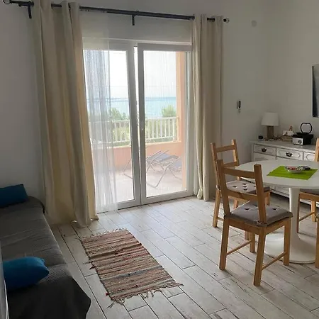 U Iznimnoj Blizini Mora Za Miran Odmor